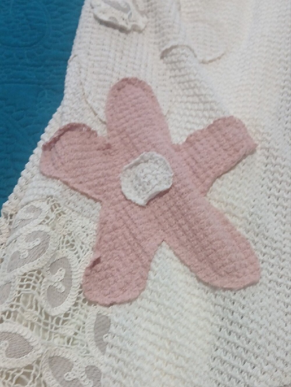 POL Cream Crochet Wide-Leg Pants with Pink Floral Appliqués - Picture 4 of 6